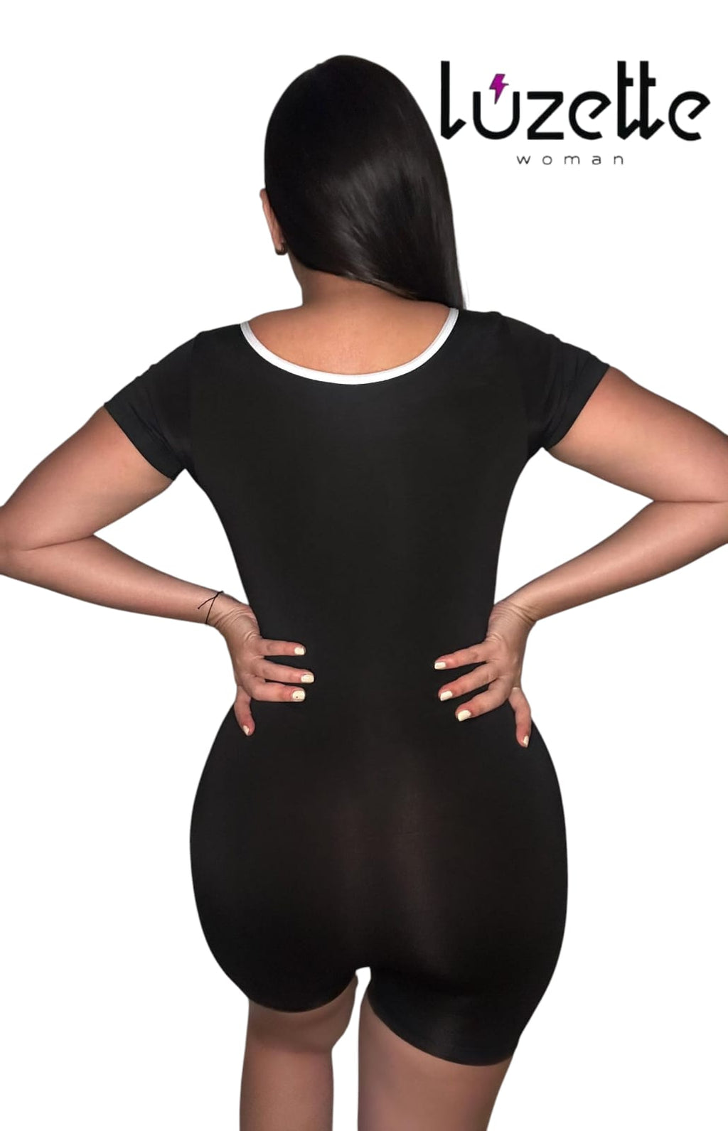 Enterizo Corto Negro con rayas