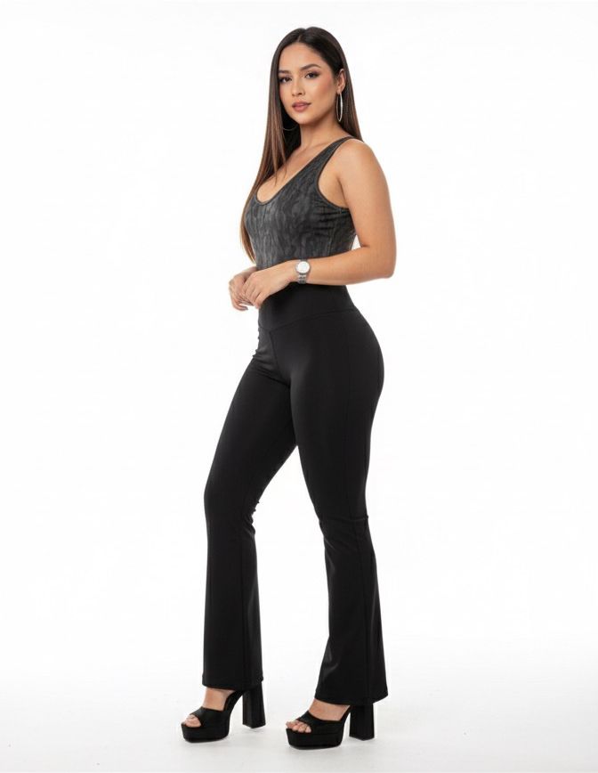 Conjunto Body gris y Pantalon bota campana Negro